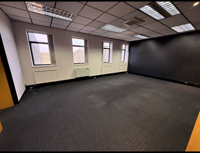 377M² OFFICE TO LET IN ROSEBANK